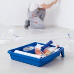 ZESTAW MALARSKI 18cm MIKROFAZA (wałek mikrofaza 18cm, uchwyt 18cm/8mm, kuweta 25/31cm, folia malarska 4/5,taśma BLUE 48mm/25m, pędzel płaski 36 - obrazek 2