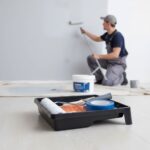 ZESTAW MALARSKI 25cm MIKROFAZA (wałek mikrofaza 25cm, uchwyt 25cm/8mm, kuweta 32/34cm, folia malarska 4/5m, taśma BLUE 48mm/50m, pędzel płaski36) - obrazek 2