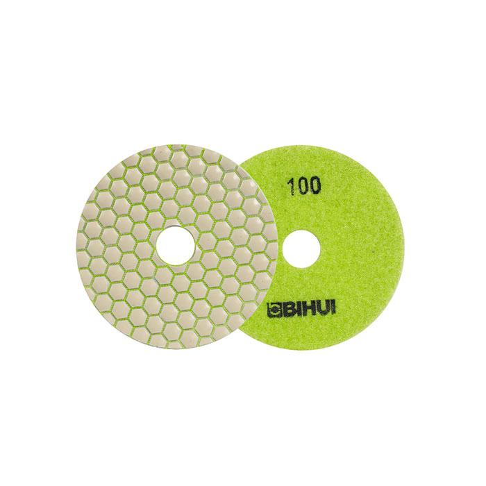 megabudowlany-bihui-dpp-krazek-diamentowy-p100-100mm-sklep-budowlany - Mega Budowlany Two round sanding discs: one green 100-grit disc with a central hole and brand text, and a matching metallic disc with a hexagonal honeycomb abrasive surface.
